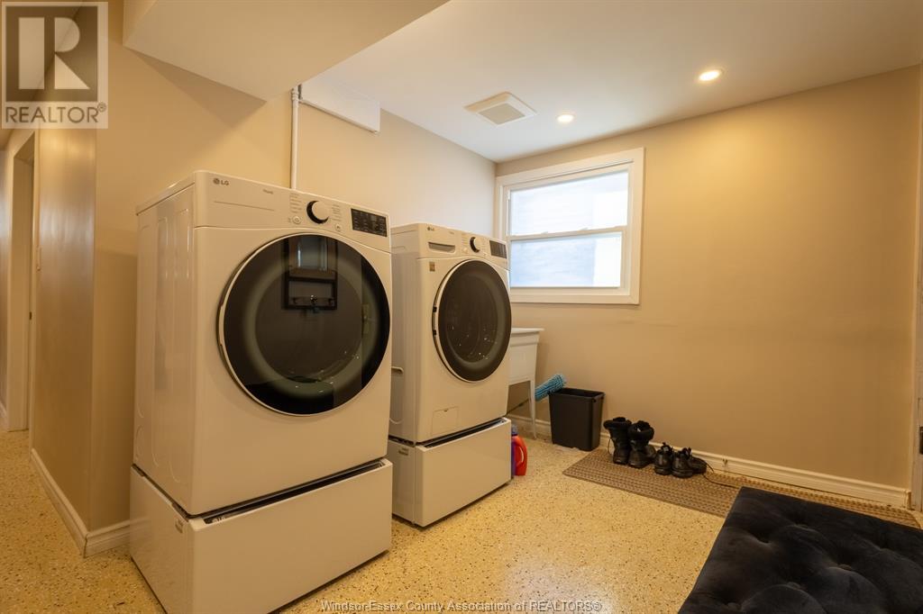 Photo 17 of 1695 Division Road North, Kingsville ON