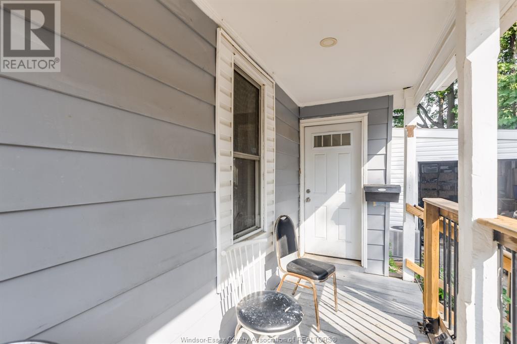 Photo 5 of 868 Tuscarora, Windsor ON