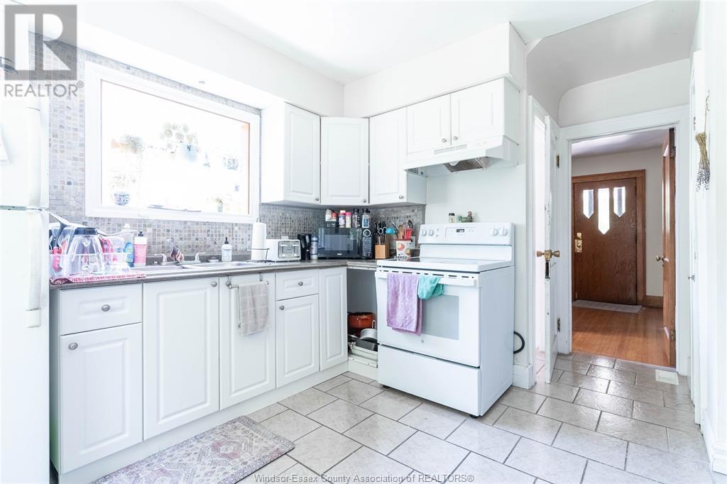Photo 11 of 436 Partington, Windsor ON