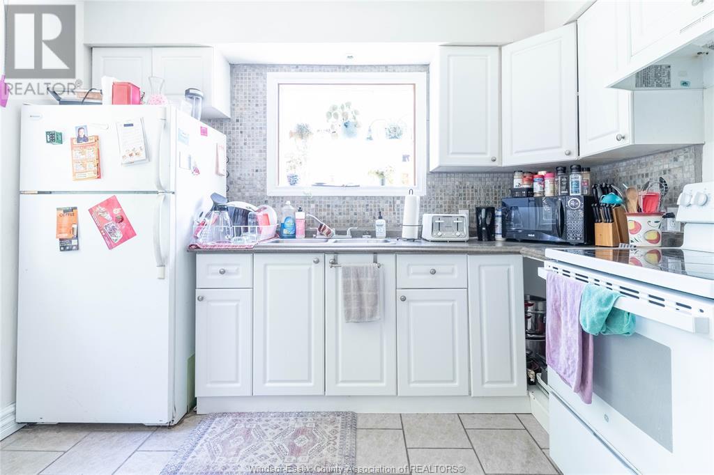 Photo 10 of 436 Partington, Windsor ON