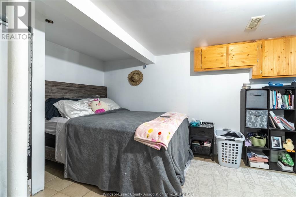 Photo 16 of 436 Partington, Windsor ON
