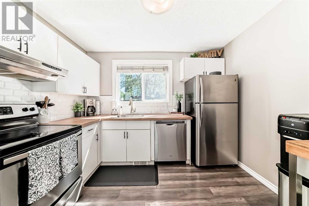 Single Family House for Sale in   Galbraith Drive SW Glamorgan Calgary 