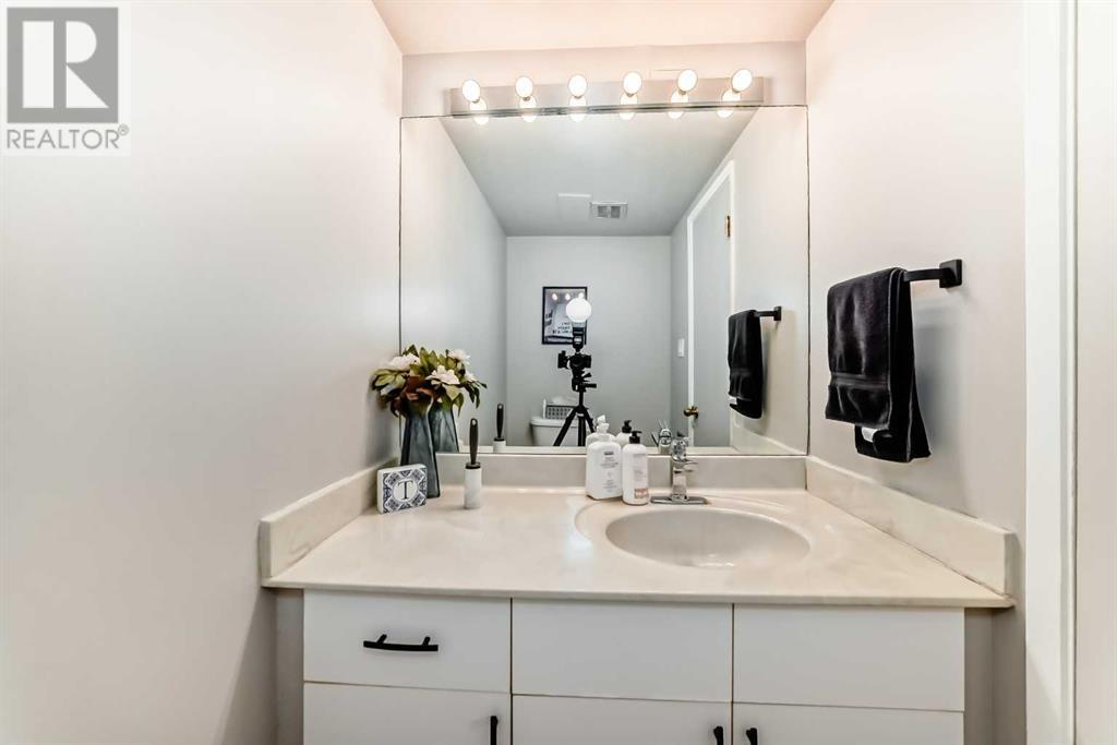 Single Family House for Sale in   Galbraith Drive SW Glamorgan Calgary 