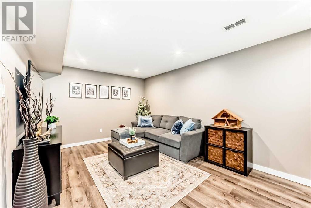 Single Family House for Sale in   Galbraith Drive SW Glamorgan Calgary 