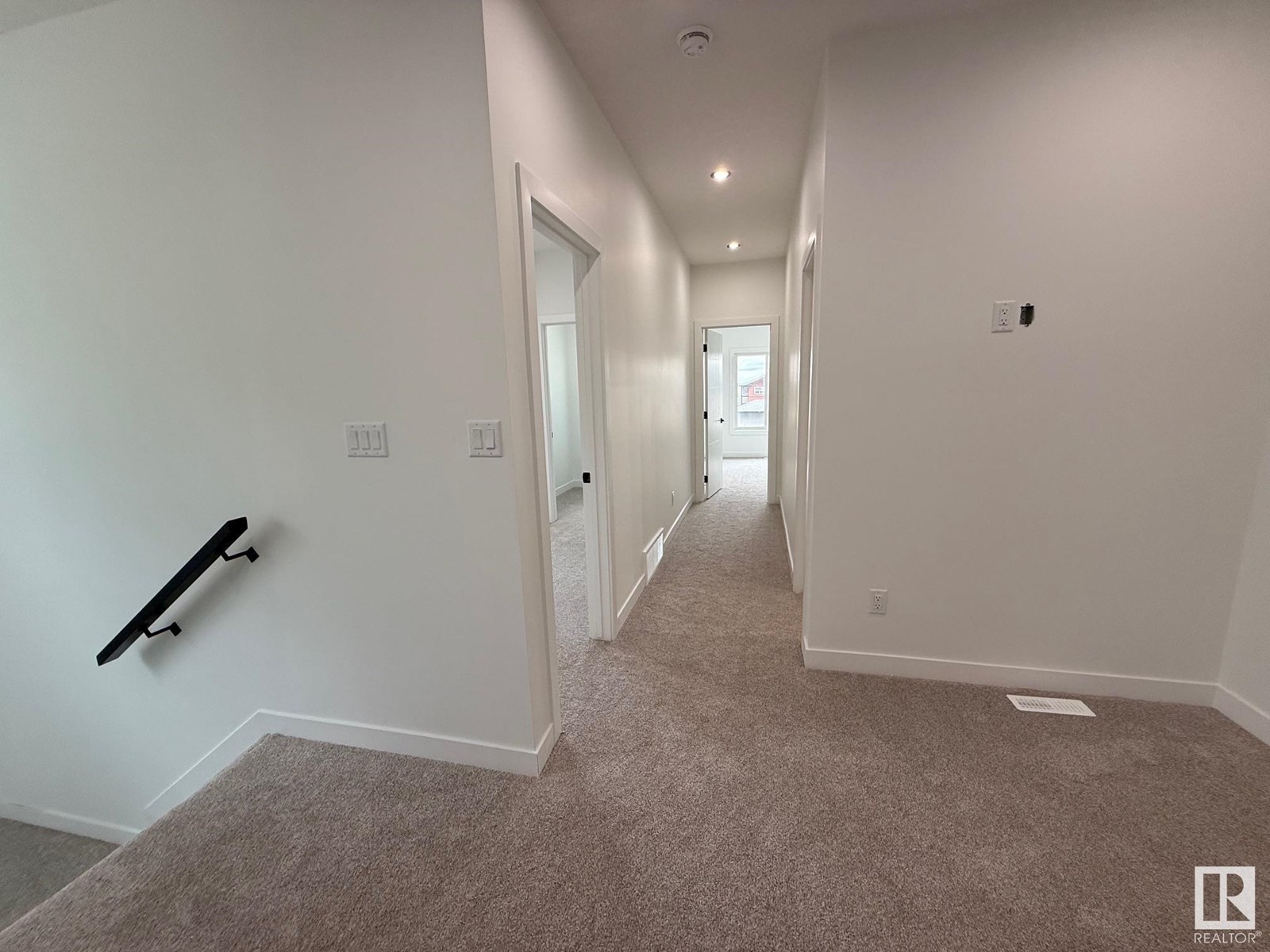 Photo 9 of 4912 46 St, Beaumont AB