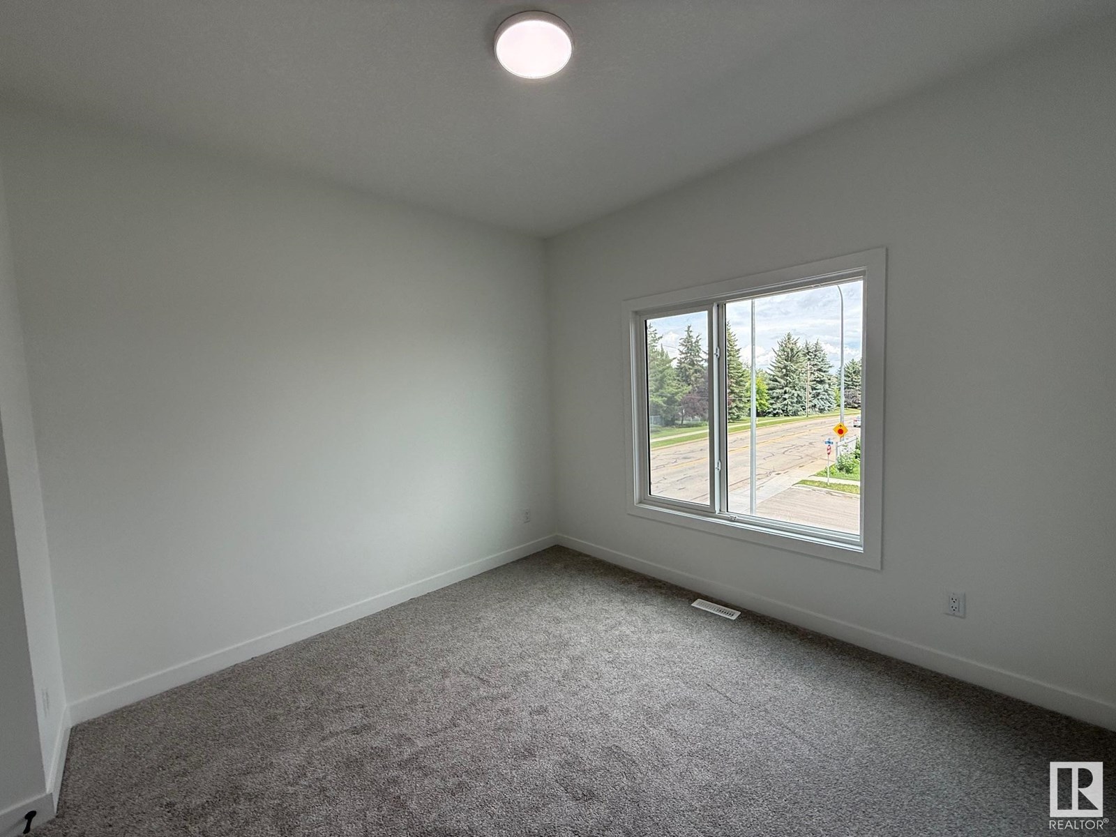 Photo 20 of 4912 46 St, Beaumont AB