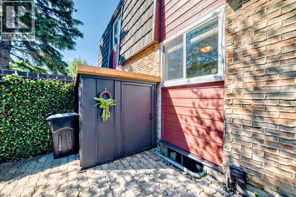 Single Family House for Sale in   Galbraith Drive SW Glamorgan Calgary 