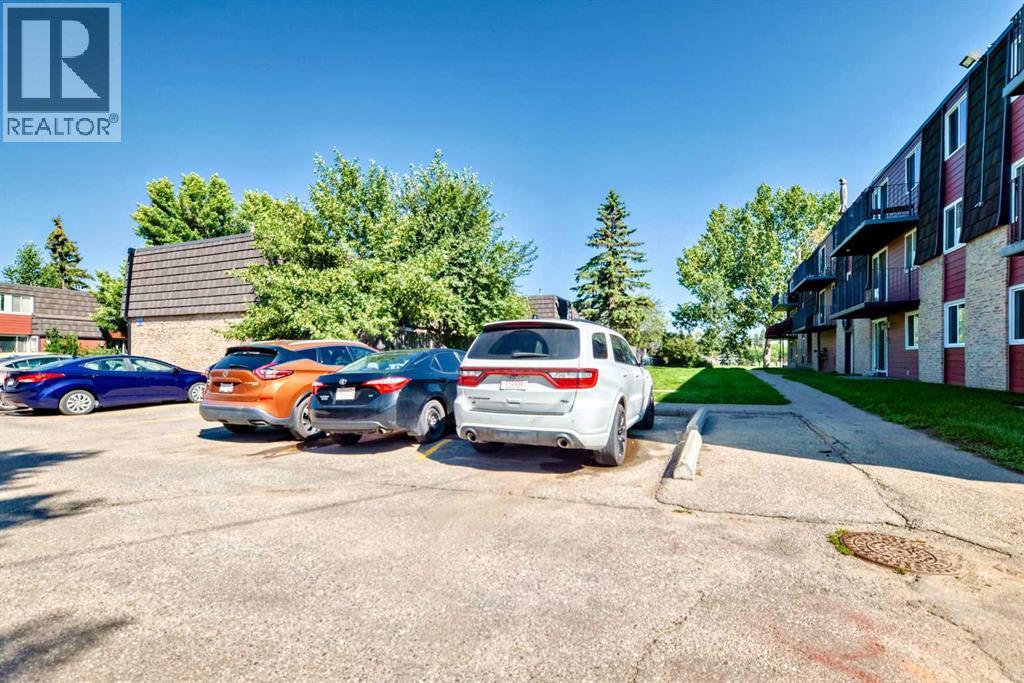 Single Family House for Sale in   Galbraith Drive SW Glamorgan Calgary 