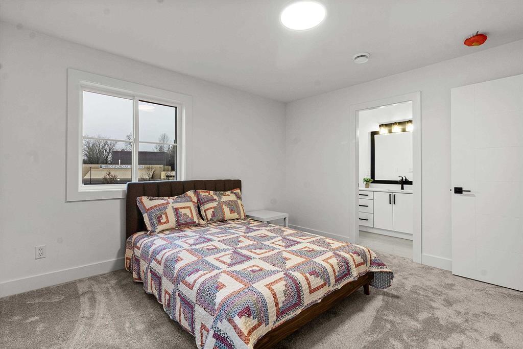 Photo 6 of 6 2360 Crescent Way, Abbotsford BC