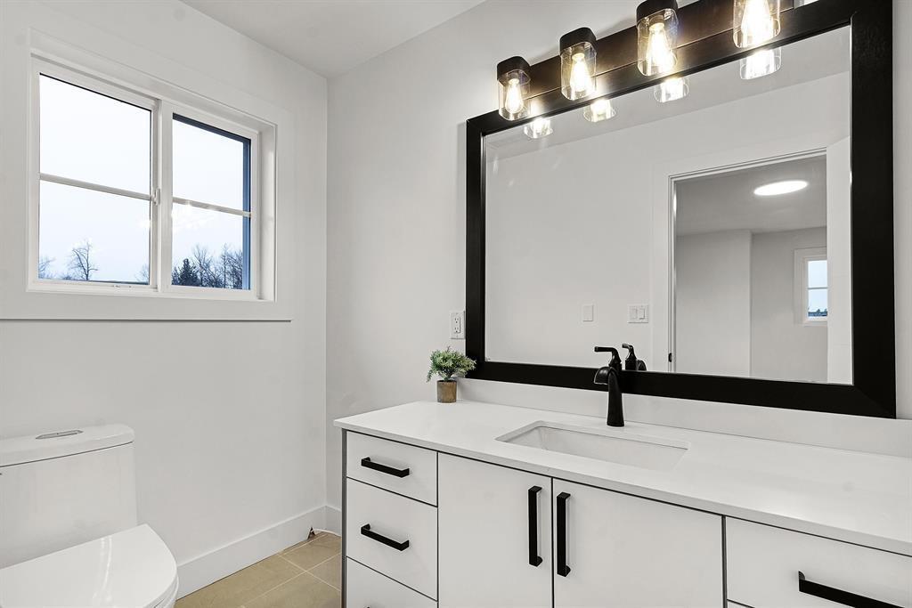 Photo 4 of 6 2360 Crescent Way, Abbotsford BC