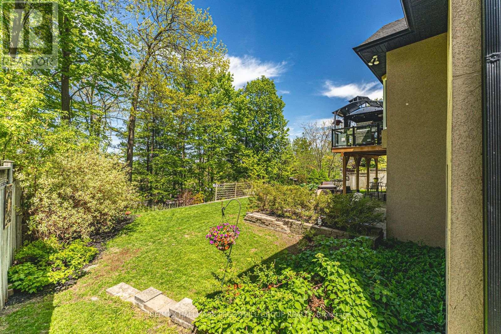 Photo 27 of 64 Woodcrest Road, Barrie ON