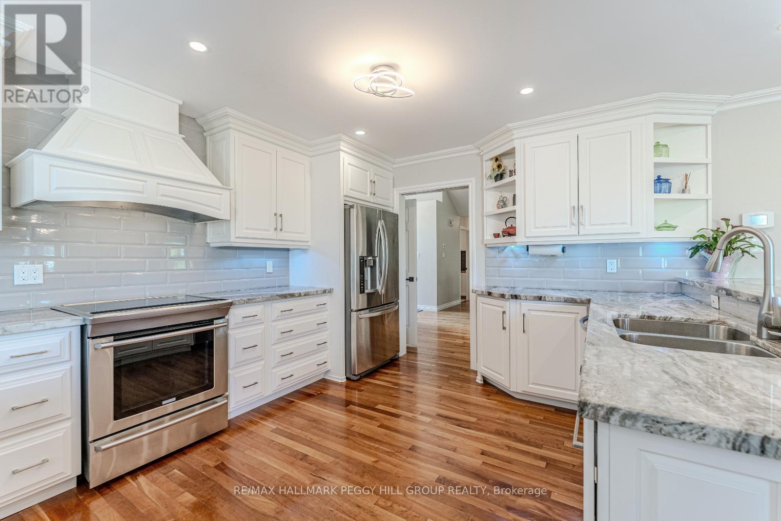 Photo 13 of 64 Woodcrest Road, Barrie ON