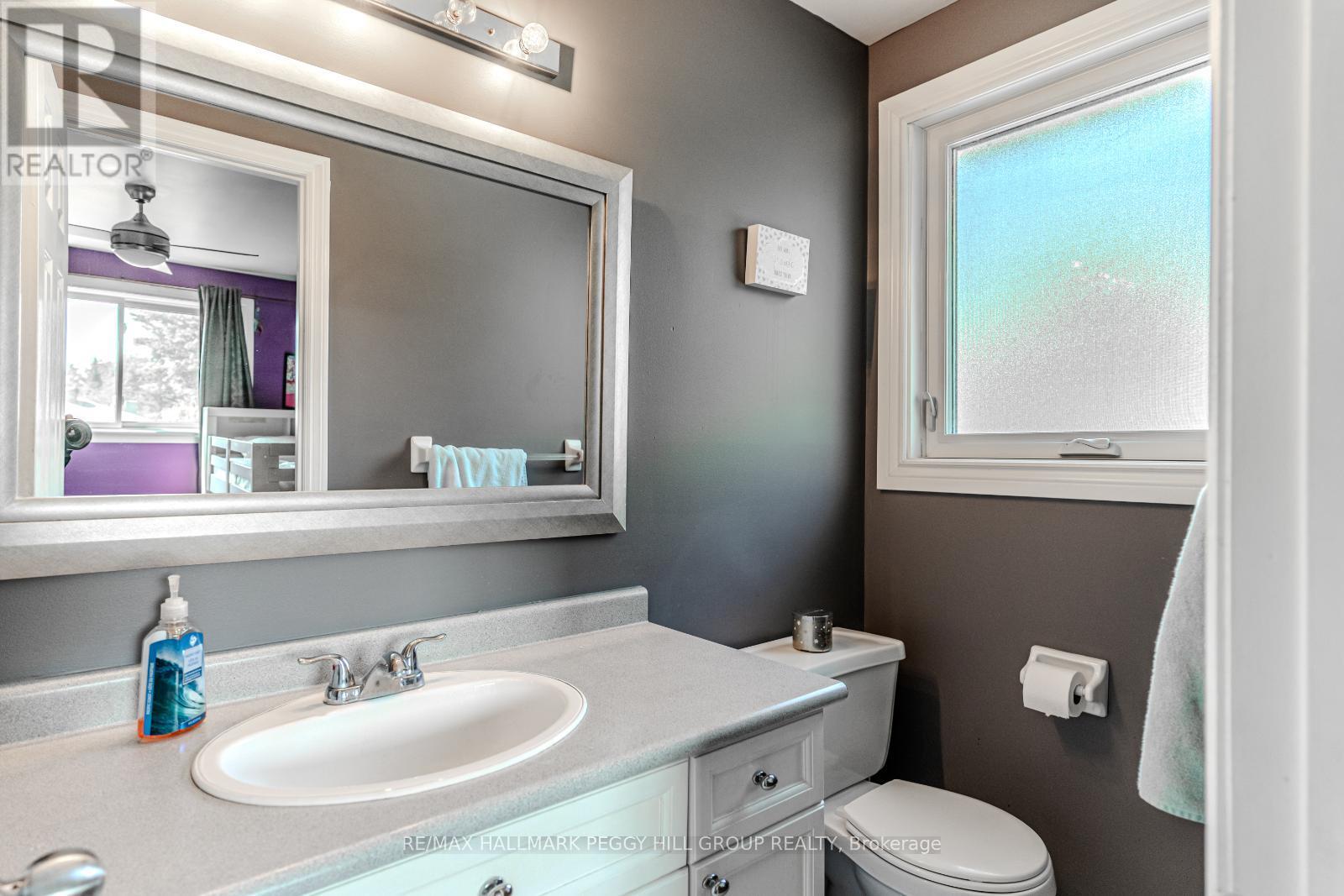 Photo 16 of 26 Royal Beech Drive, Wasaga Beach ON