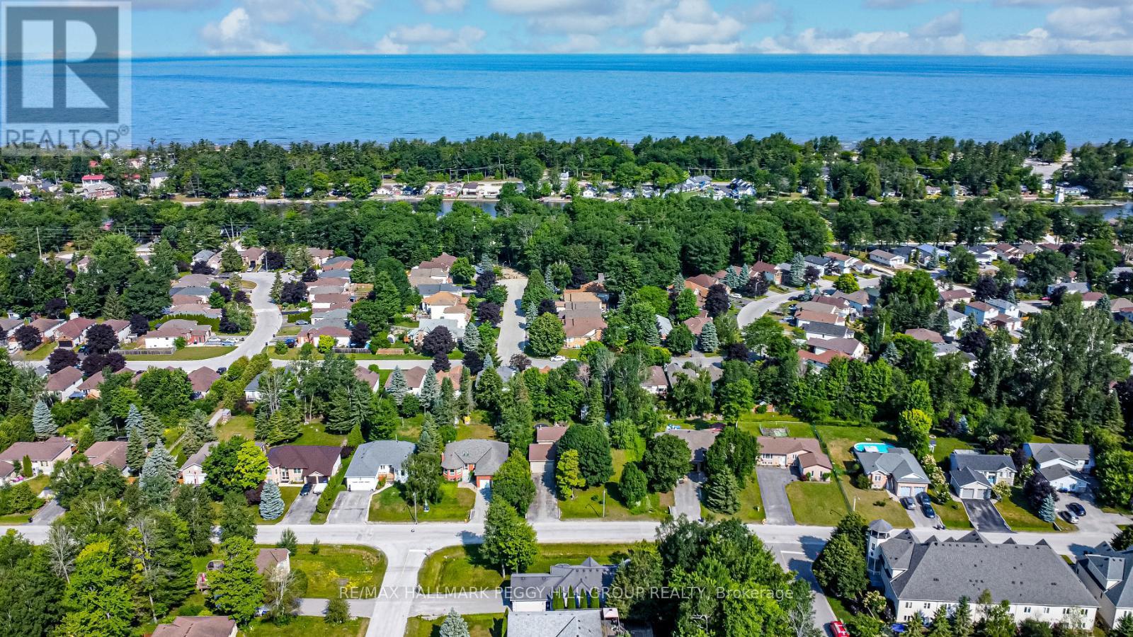 Photo 9 of 26 Royal Beech Drive, Wasaga Beach ON