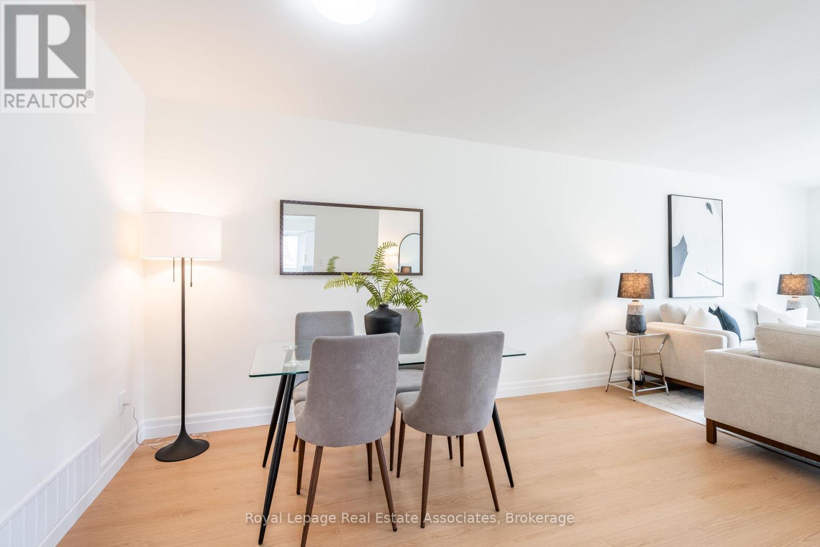 Photo 11 of 3348 Hannibal Road, Burlington ON