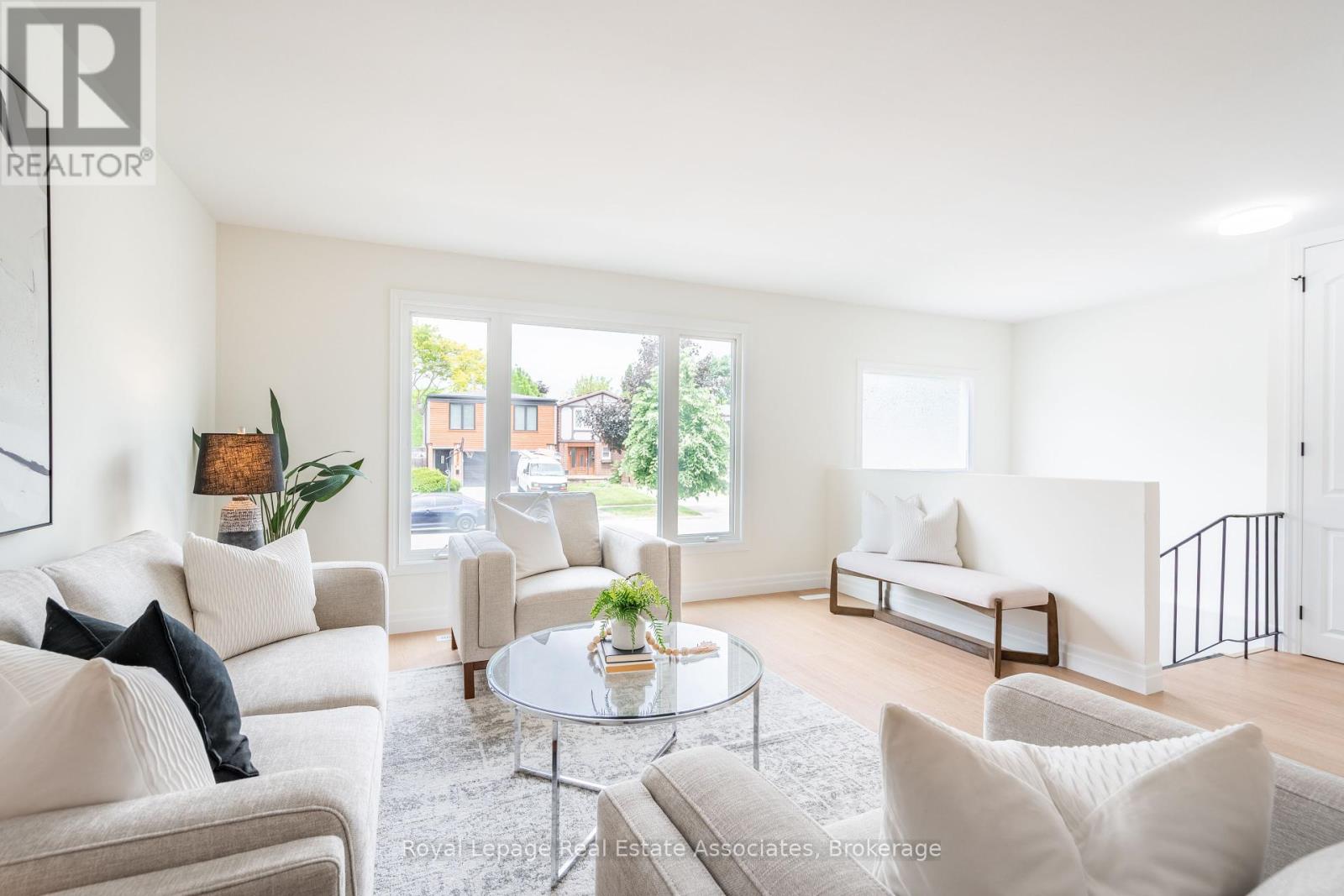Photo 9 of 3348 Hannibal Road, Burlington ON