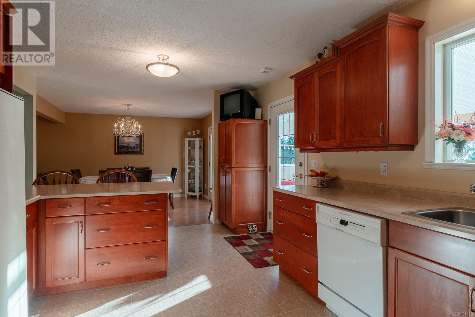 5854 Strathcona St, Port Alberni