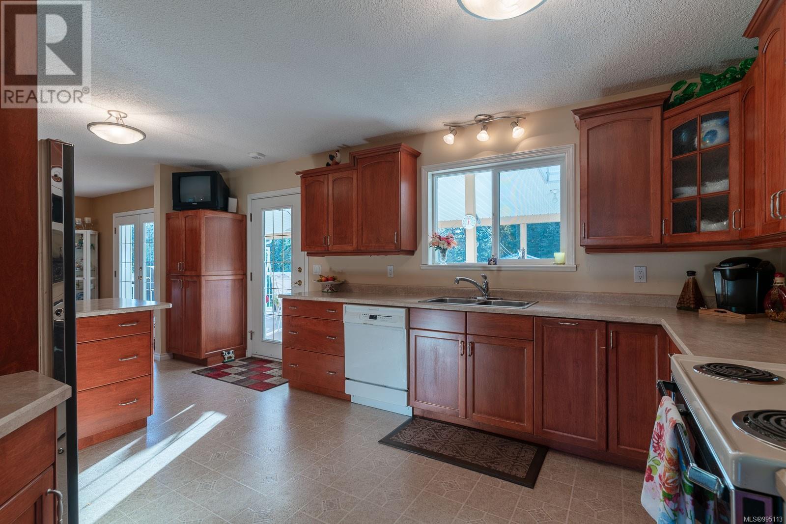 5854 Strathcona St, Port Alberni