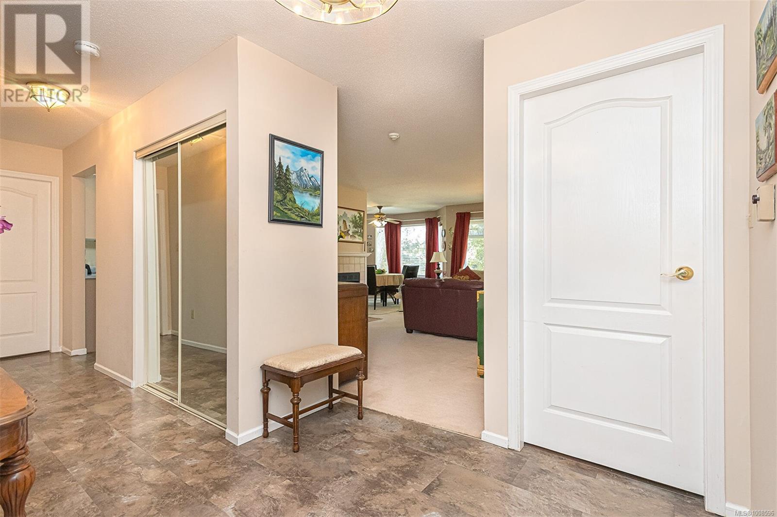 Single Family House for Sale in C  Elk Lake Dr Saanich 