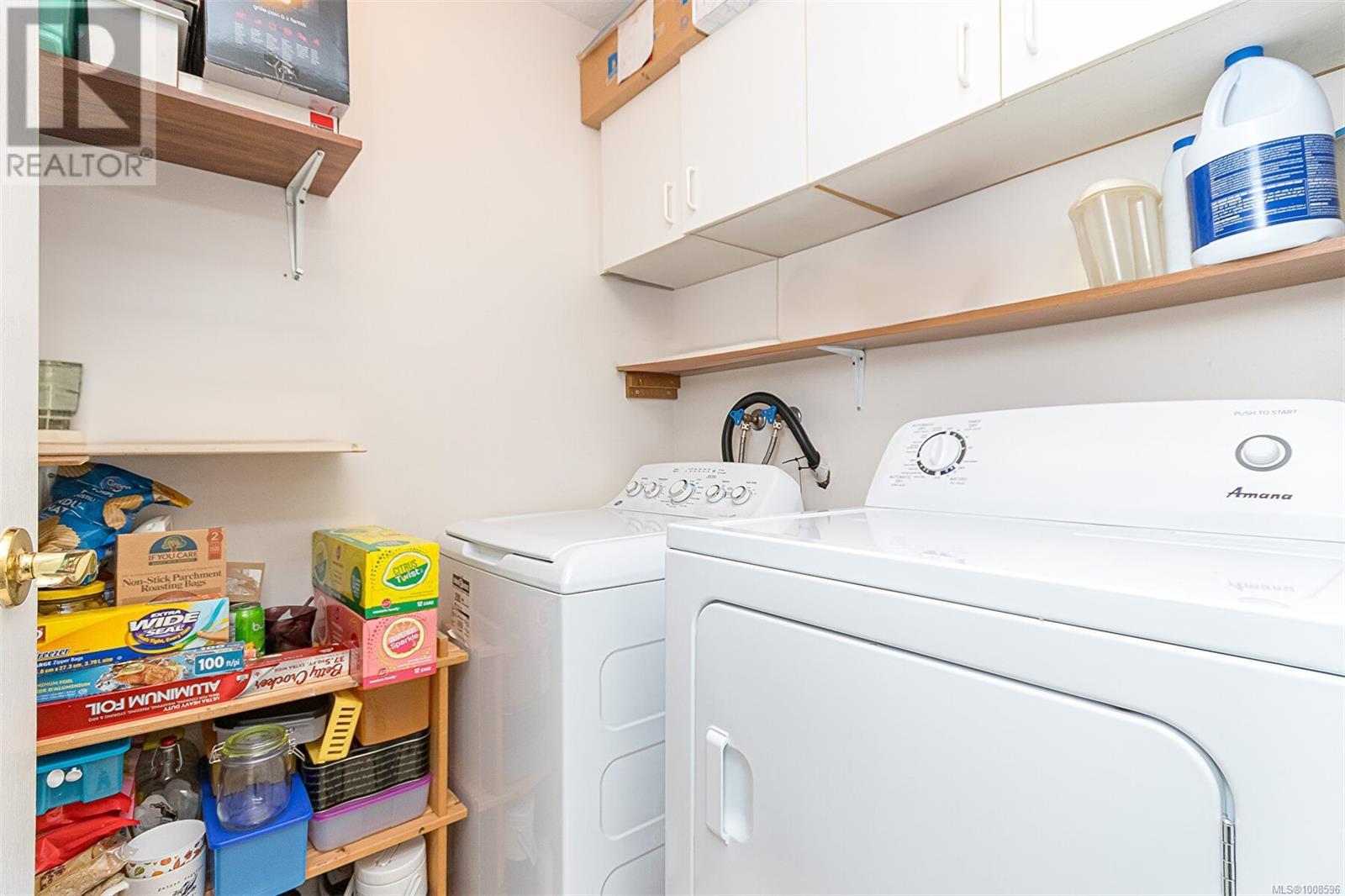 Single Family House for Sale in C  Elk Lake Dr Saanich 