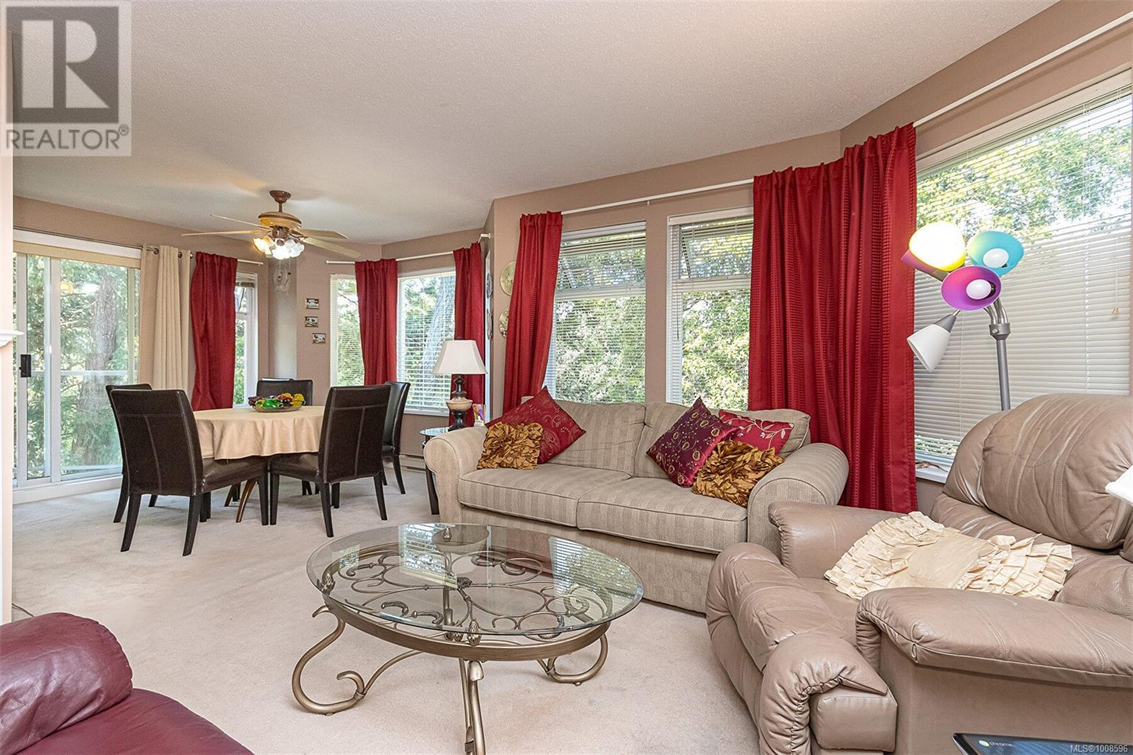 Single Family House for Sale in C  Elk Lake Dr Saanich 