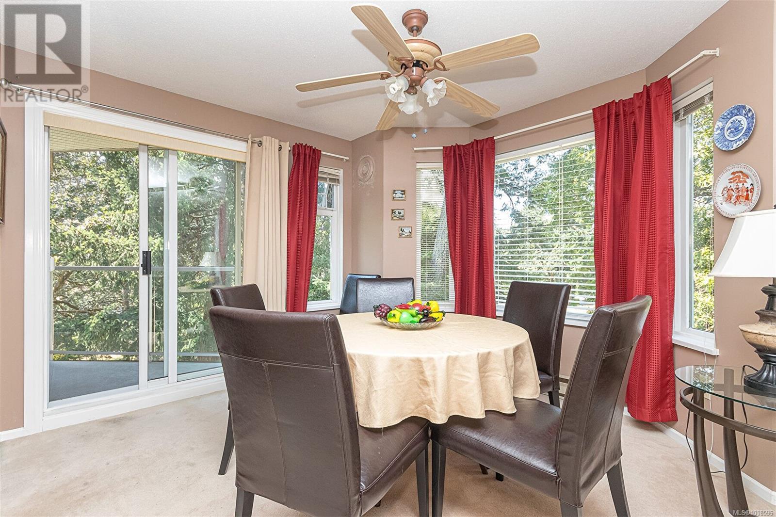 Single Family House for Sale in C  Elk Lake Dr Saanich 