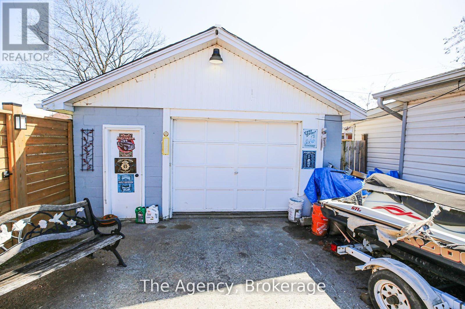 Photo 12 of 14 Heywood Avenue, St Catharines ON