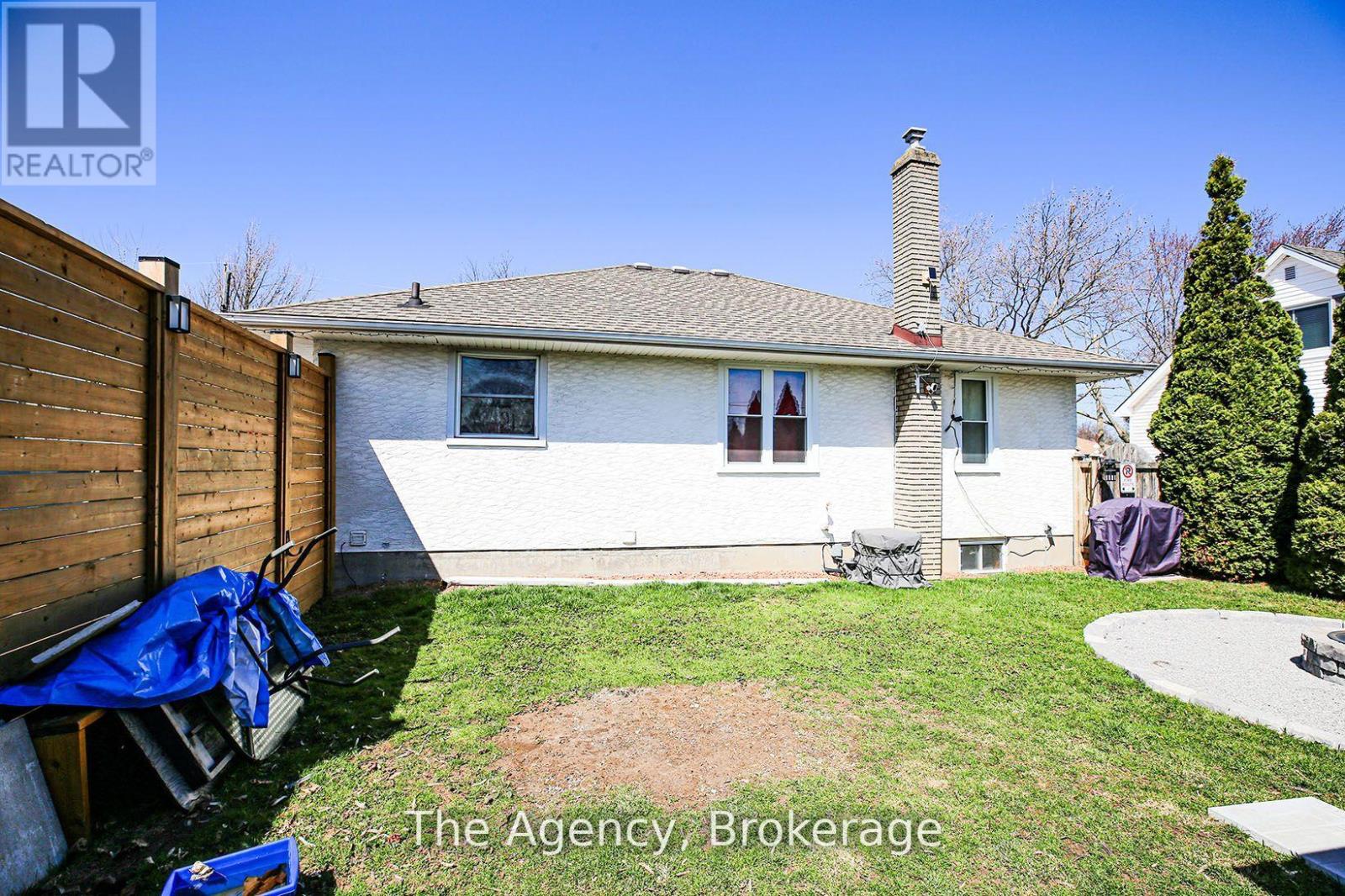 Photo 1 of 14 Heywood Avenue, St Catharines ON