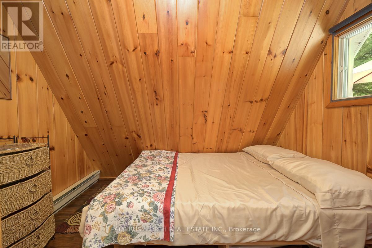 Photo 17 of 1459 Peneshula Road, Lanark Highlands ON