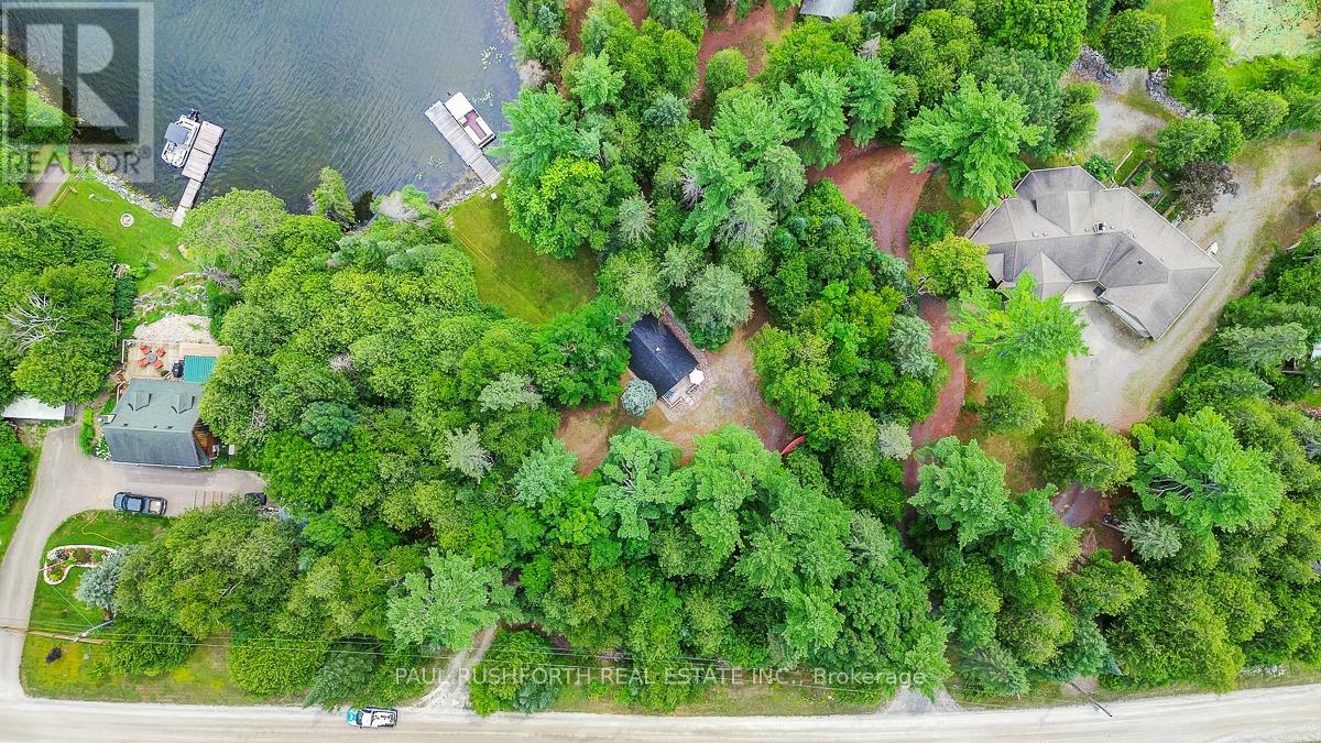 Photo 10 of 1459 Peneshula Road, Lanark Highlands ON