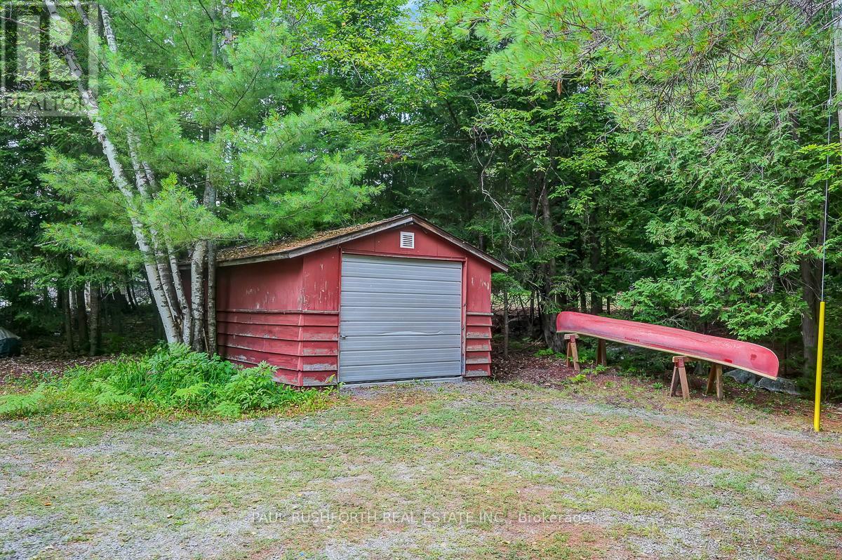 Photo 4 of 1459 Peneshula Road, Lanark Highlands ON