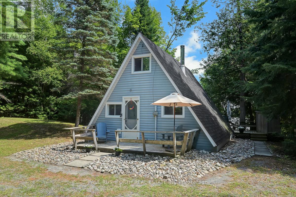 Photo 25 of 1459 Peneshula Road, Lanark Highlands ON