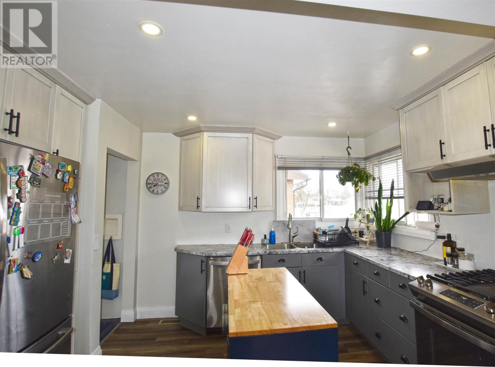 Photo 17 of 51 Capp Ave, Sault Ste Marie ON