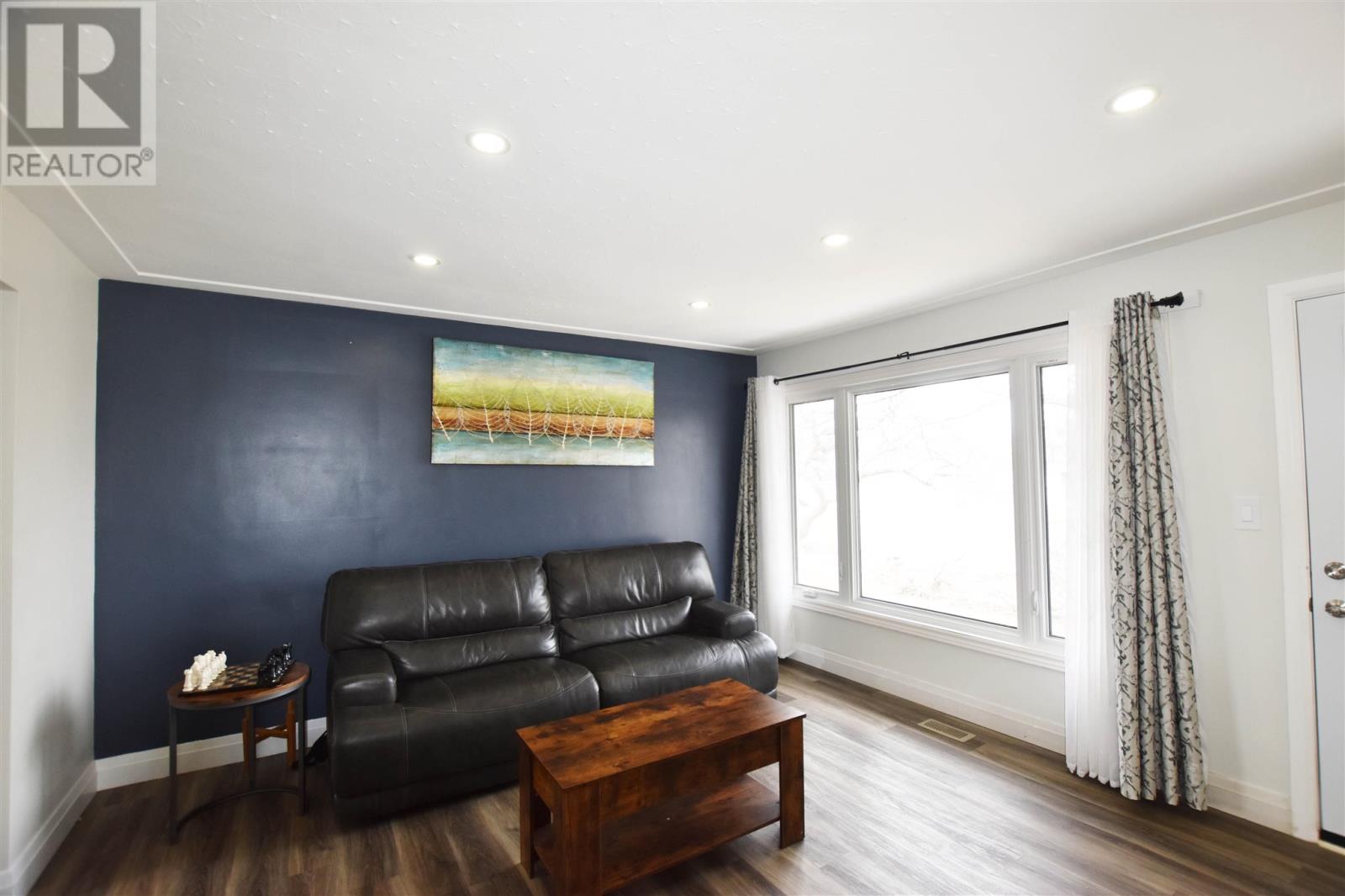 Photo 10 of 51 Capp Ave, Sault Ste Marie ON