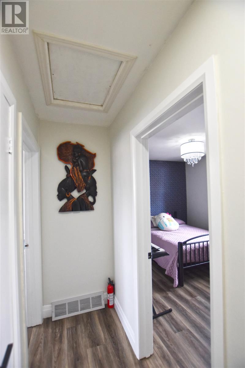 Photo 19 of 51 Capp Ave, Sault Ste Marie ON