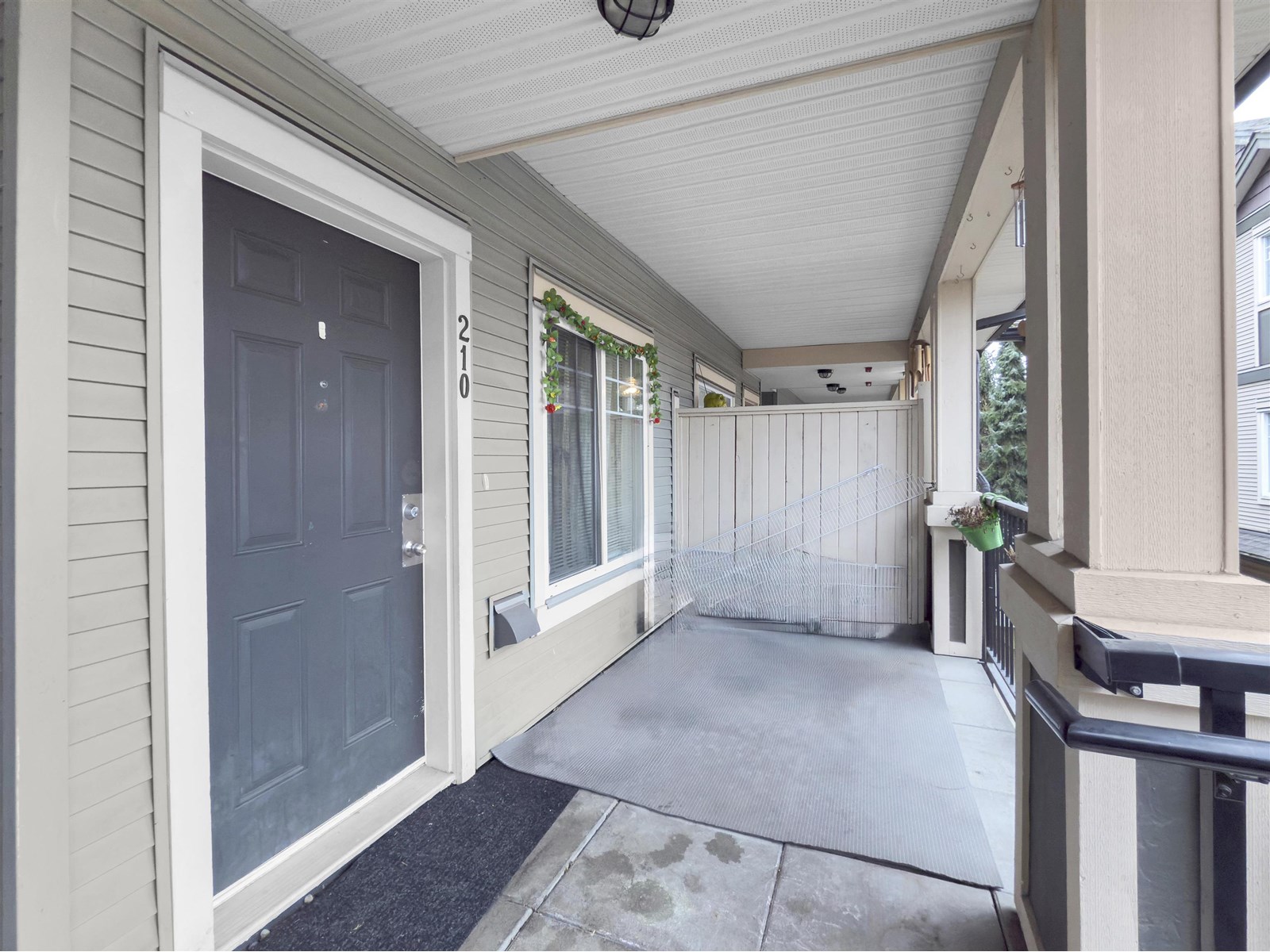 Photo 2 of 210 13958 108 Avenue, Surrey BC
