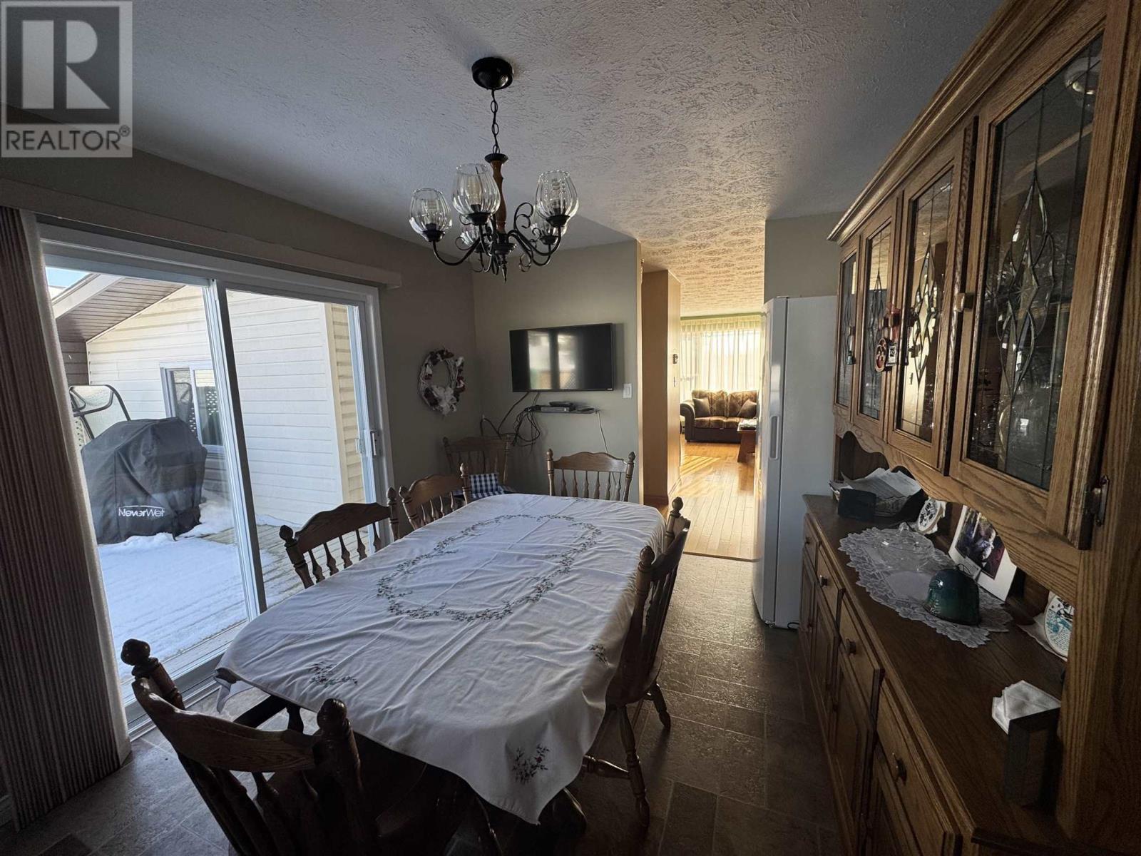 Photo 4 of 82 Neesomadina Ave, Hornepayne ON