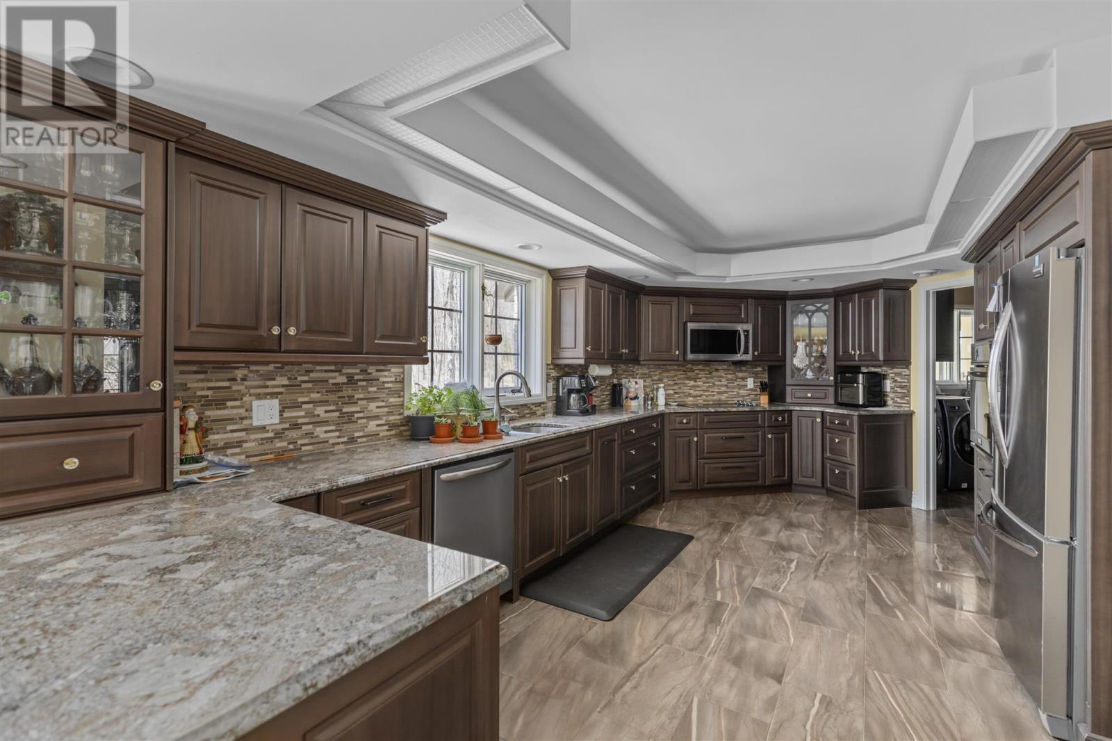Photo 13 of 1409 Littleton St, Richards Landing ON
