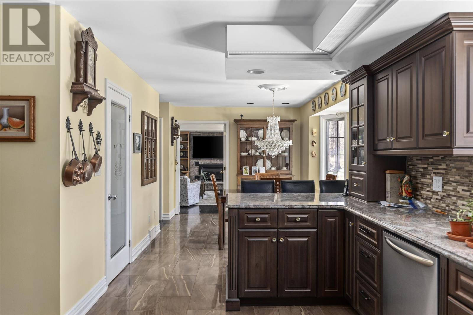 Photo 15 of 1409 Littleton St, Richards Landing ON