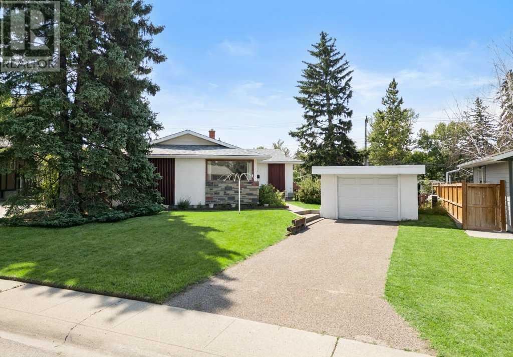 Single Family House Bungalow for Sale in  Ferncliff Crescent SE Fairview Calgary 