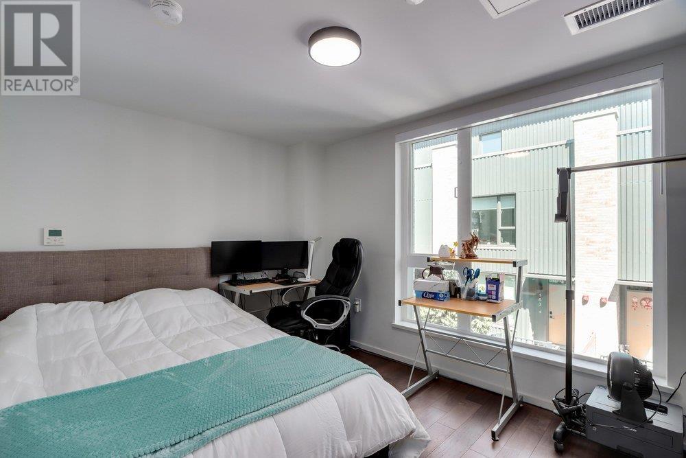 153 785 W 49TH AVENUE, Vancouver