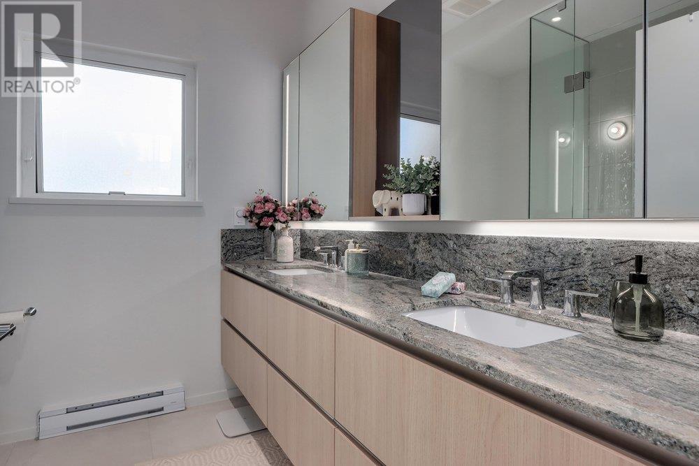 153 785 W 49TH AVENUE, Vancouver