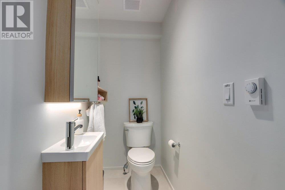 153 785 W 49TH AVENUE, Vancouver