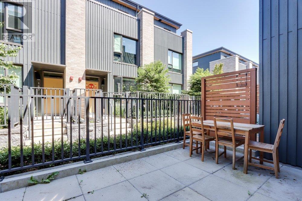 153 785 W 49TH AVENUE, Vancouver