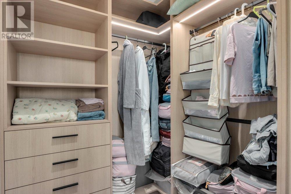 153 785 W 49TH AVENUE, Vancouver