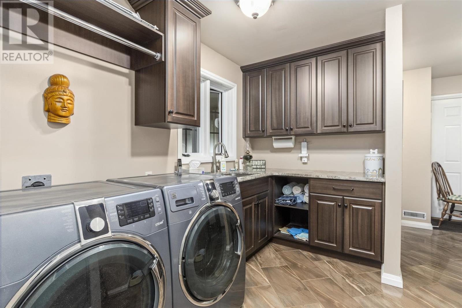 Photo 35 of 1409 Littleton St, Richards Landing ON