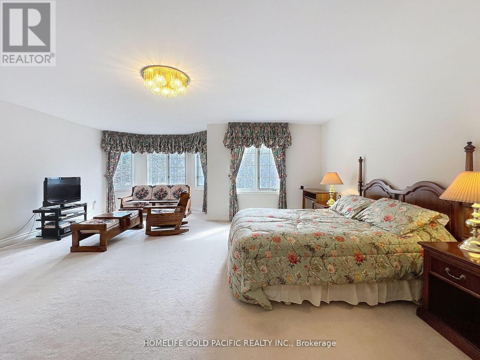 Photo 31 of 9 Gardiner Crescent, Richmond Hill ON