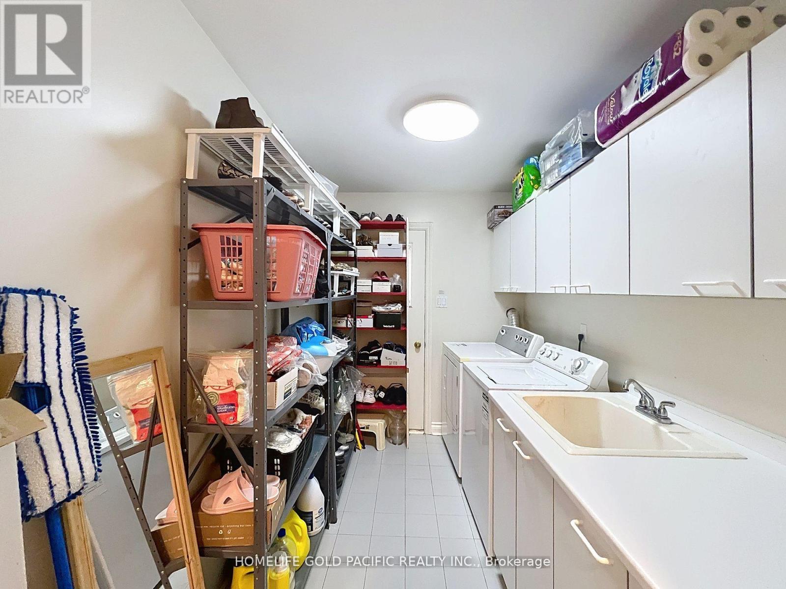 Photo 17 of 9 Gardiner Crescent, Richmond Hill ON