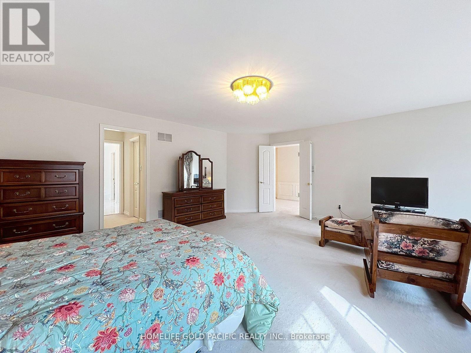 Photo 24 of 9 Gardiner Crescent, Richmond Hill ON