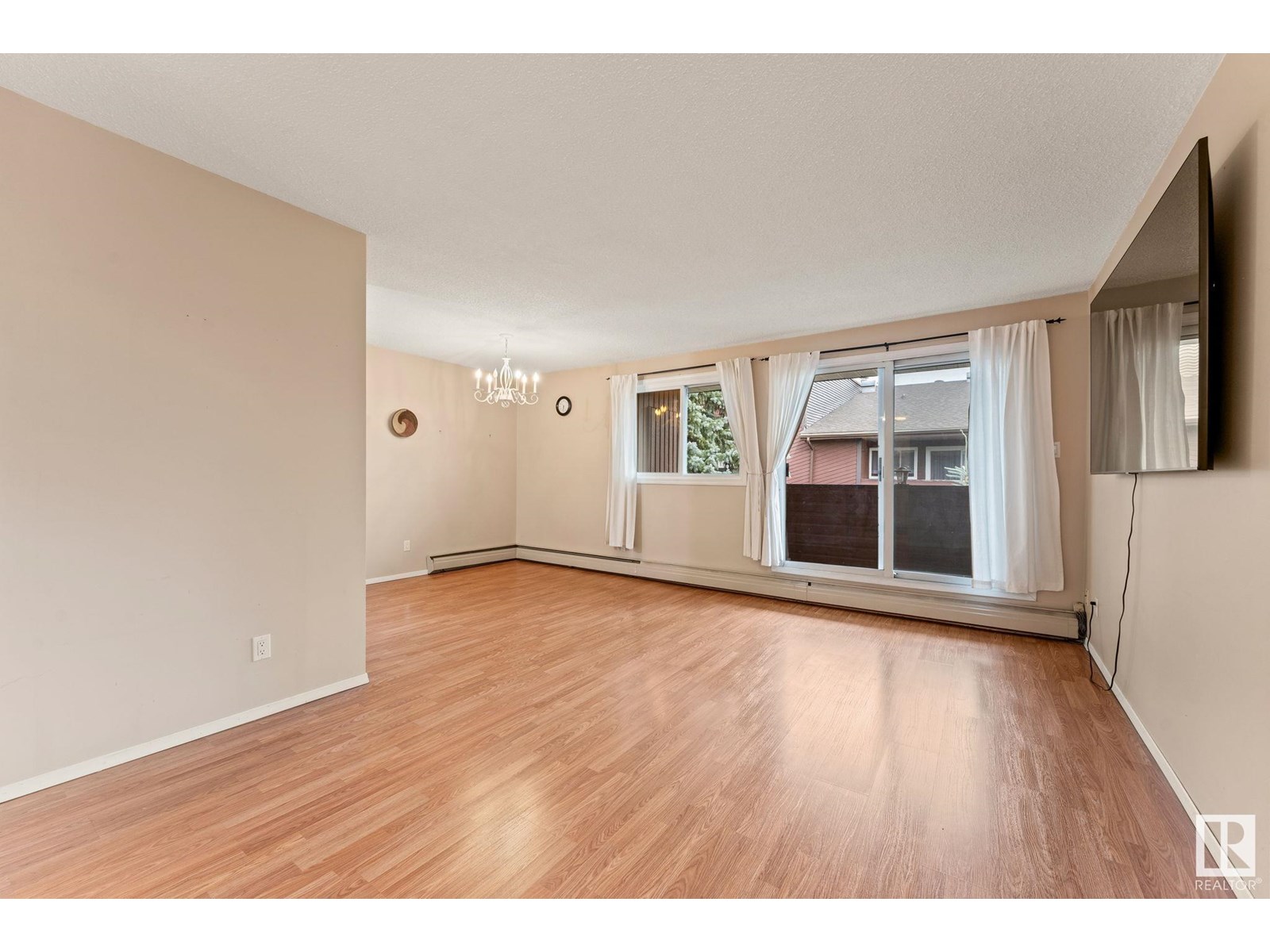 Photo 12 of 311 2315 119 St Nw, Edmonton AB